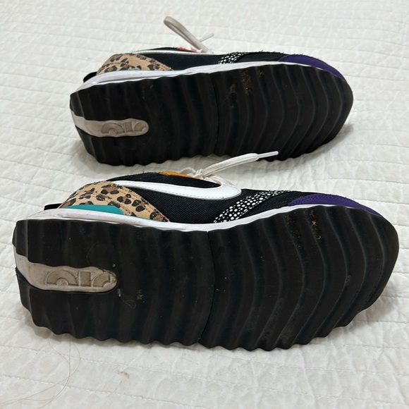 Bought on Revolve. Worn 8-10 times. No damage. - Picture 3 of 3